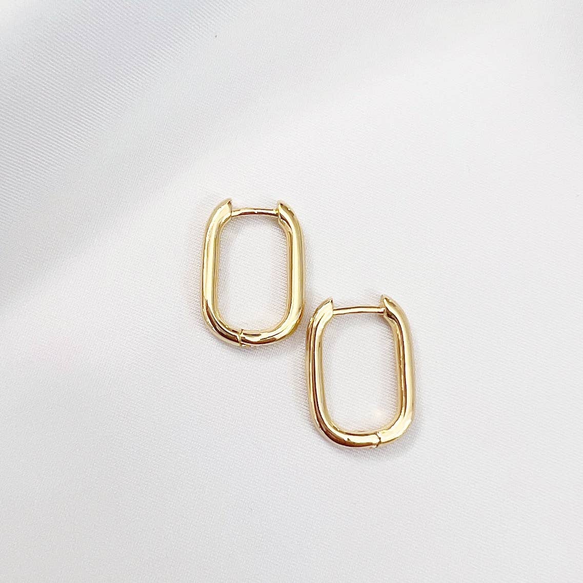 Kamryn Oblong Hoops - MADE BY YEN